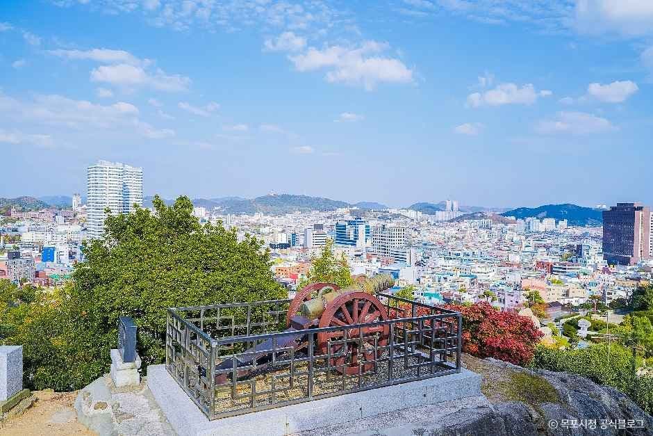 목포 유달산 개나리